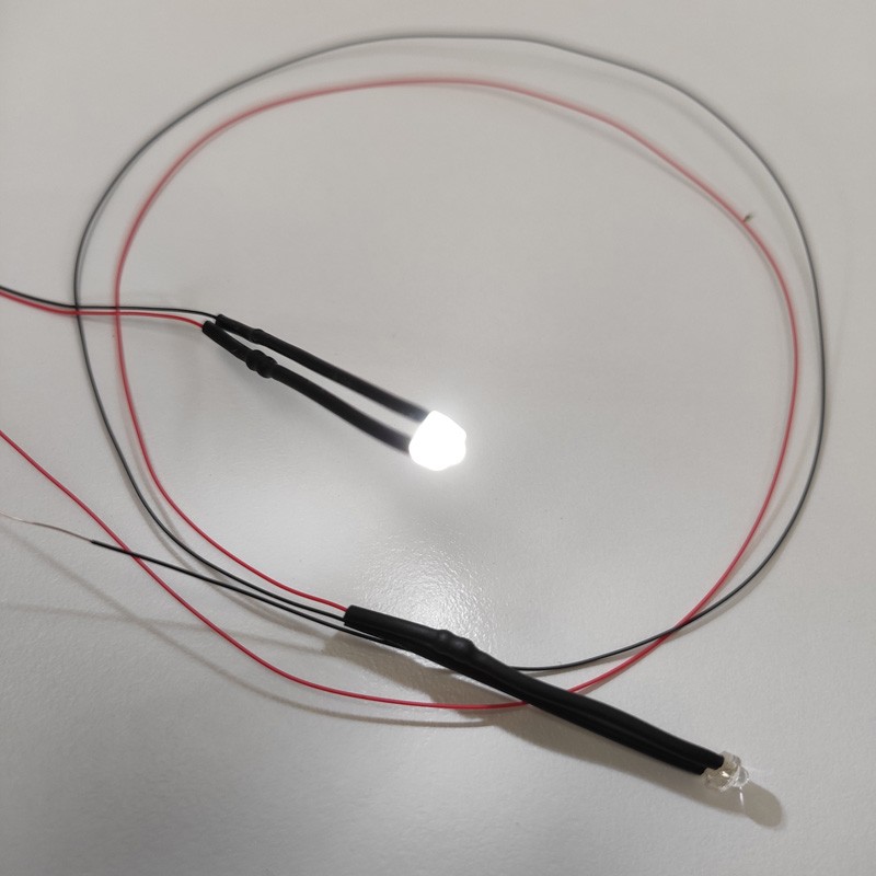 LED (1.8 MM.) BLANCO DORADO 12V CON CABLE